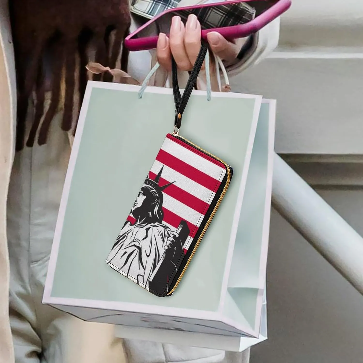 Women's Statue of Liberty American Flag PU Leather Clutch with Wristlet, 7.8x4.1x1.4 Inch Compact Wallet for Daily Essentials, Fashionable and Functional Design